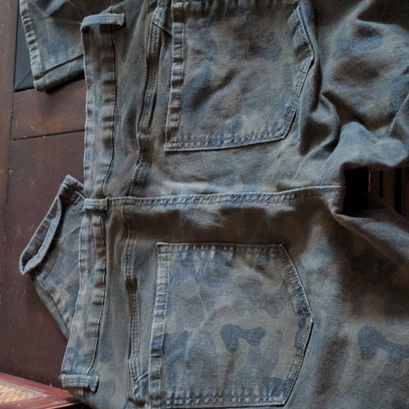 Rio low rise better booty camo jeans - Picture 4 of 4